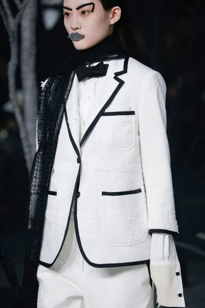 Look 210